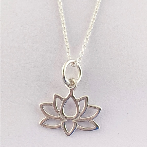 925 Silver Lotus Necklace & Earring Set NEW - Picture 2 of 5